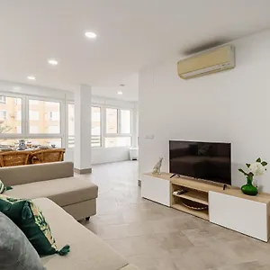https://modern-apartment-steps-from-the-beach.1costadelsol.com